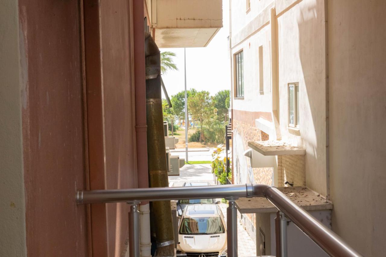 Hotel Aglon Vlorë Buitenkant foto