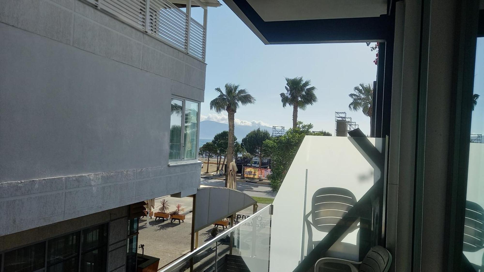 Hotel Aglon Vlorë Buitenkant foto